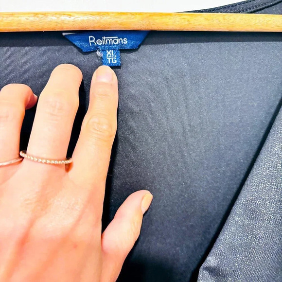 REITMANS Shimmering black top - Picture 7 of 8